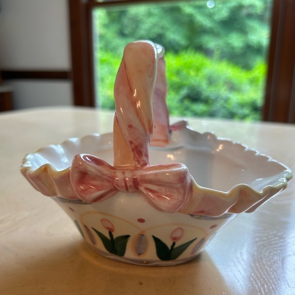 Decorative Ceramic Basket w/flowers violet/pink/green w/tag Ashley Collection - Picture 6 of 10